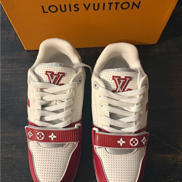 LV Men’s Skates - Picture 1 of 4